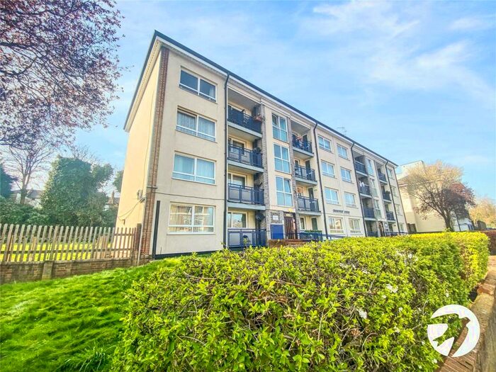 2 Bedroom Flat To Rent In Endwell Road, Brockley, London, SE4