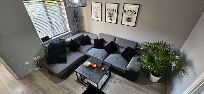 2 Bedroom Terraced House To Rent In Yately Close, Luton, LU2