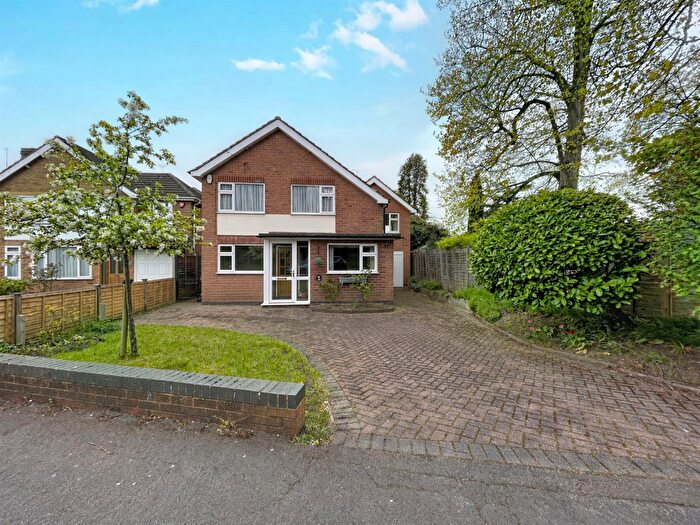 4 Bedroom Detached House For Sale In Barrowfield Lane, Kenilworth, CV8