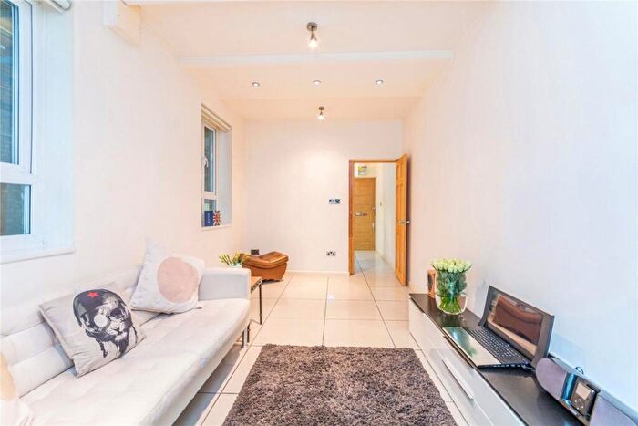1 Bedroom Flat To Rent In Bowmans Buildings, Lisson Grove, NW1