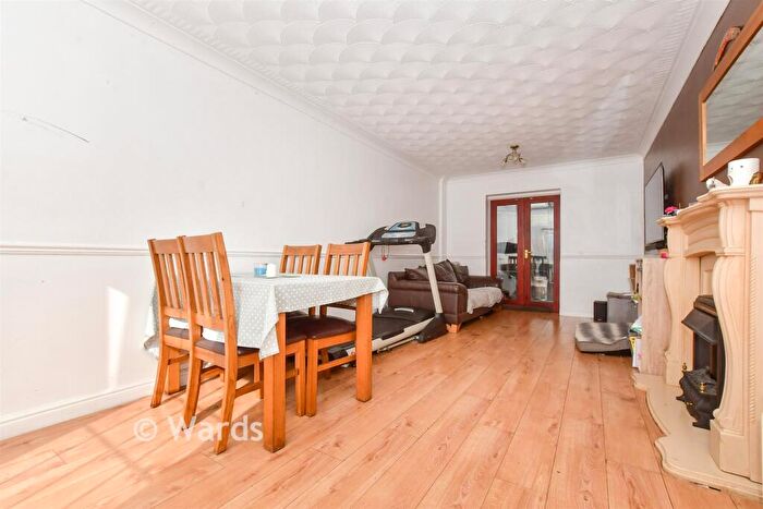 3 Bedroom Semi Detached House For Sale In Carlsden Close, Dover, Kent, CT17