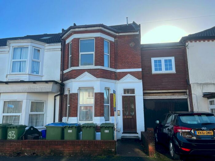 Studio To Rent In Alma Rd Flat, SO14