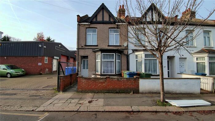 3 Bedroom End Of Terrace House To Rent In Frognal Avenue, Harrow, HA1