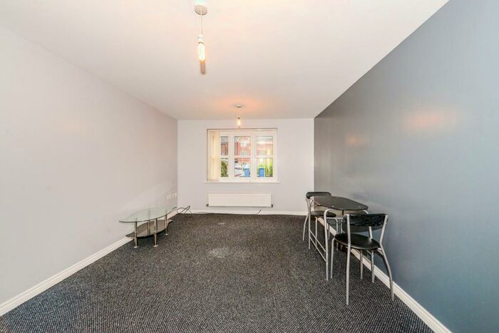 1 Bedroom Apartment To Rent In Bethel Grove, L17