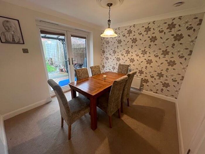 4 Bedroom House To Rent In Lindisfarne, Glascote, Tamworth, B77