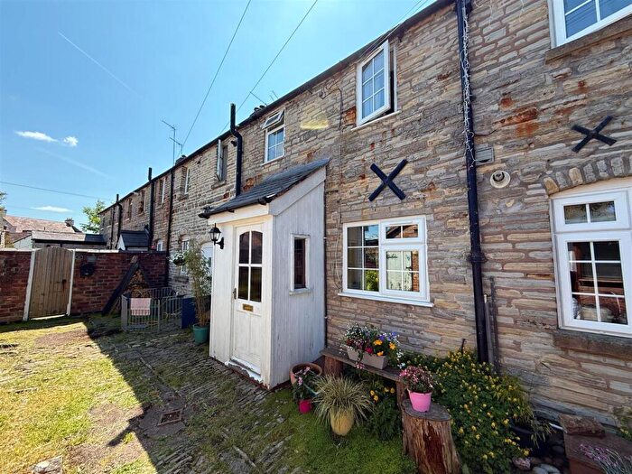 2 Bedroom Character Property For Sale In Aston Cantlow Road, Wilmcote, CV37