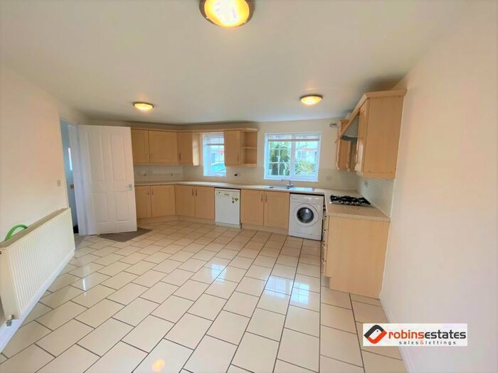 3 Bedroom Flat To Rent In Tannin Crescent, Bulwell, Nottingham NG6