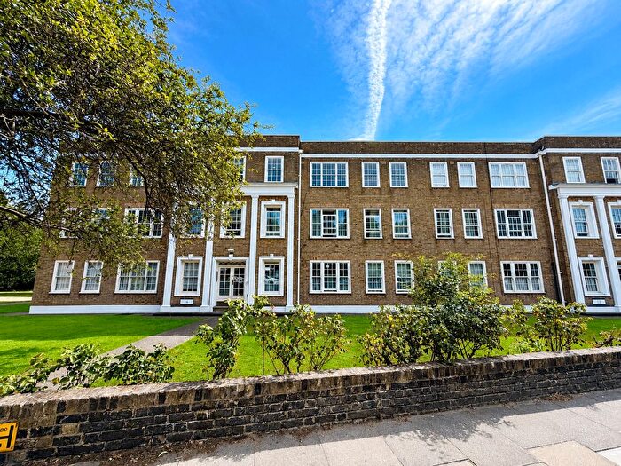 2 Bedroom Flat For Sale In Vanbrugh Fields, London, SE3