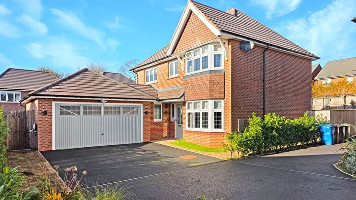 4 Bedroom Detached House For Sale In Westacre Close, Tyldesley, M29