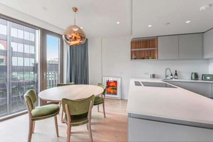 2 Bedroom Flat To Rent In Cadence Court, Kings Cross, N1C