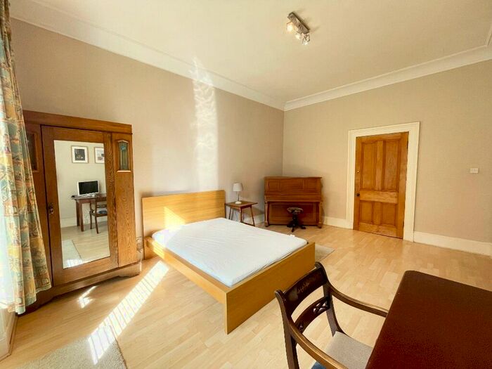 2 Bedroom Flat To Rent In Dumbarton Road, Partick, Glasgow, G11