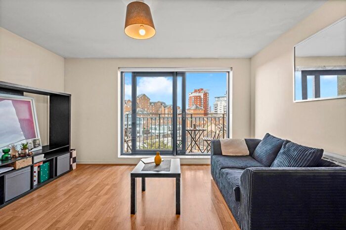 1 Bedroom Flat For Sale In Sherwood Gardens, Millwall, E14