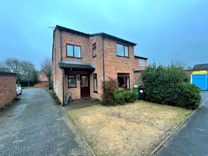 4 Bedroom Detached House To Rent In Mattock Way, Abingdon, OX14