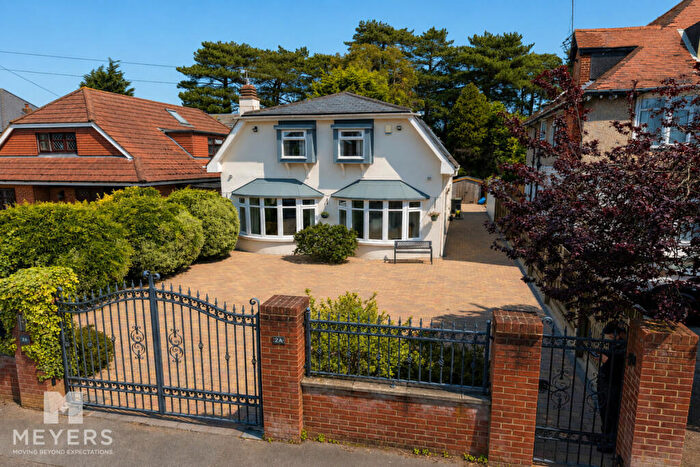 4 Bedroom Detached House For Sale In Hayes Avenue, Bournemouth, BH7