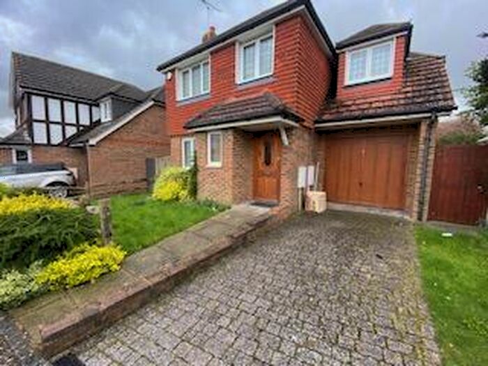 4 Bedroom House To Rent In Ashurst Place, Rainham, Gillingham, ME8