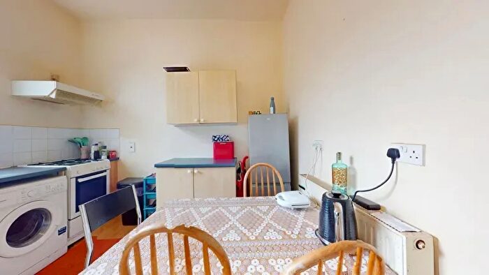 3 Bedroom Flat To Rent In London Rd, Isleworth, TW7