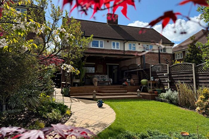 3 Bedroom Semi-Detached House For Sale In William Barefoot Drive, Eltham, SE9