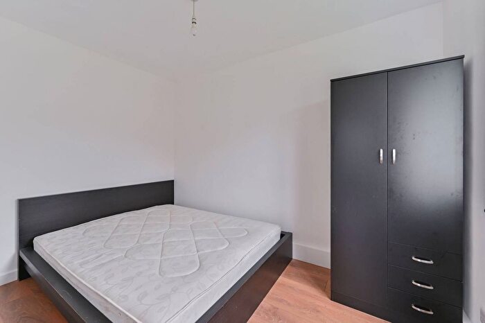 1 Bedroom Flat To Rent In Deeside Road, Tooting, London, SW17