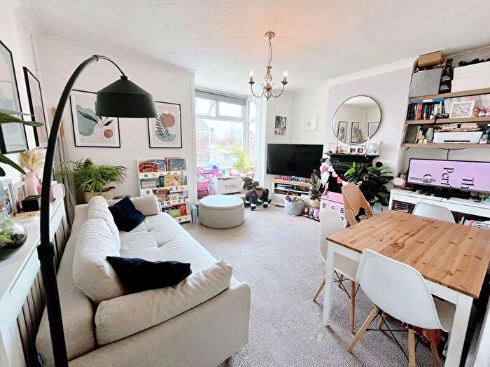 2 Bedroom Maisonette For Sale In Canford Road, Poole, BH15