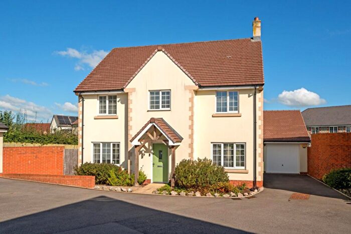 4 Bedroom Detached House For Sale In Lake Close, Wells, BA5