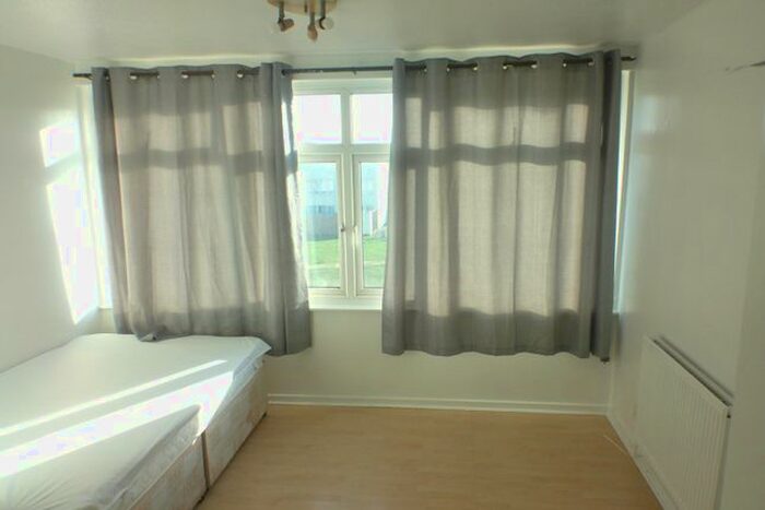 Studio To Rent In Cheshire Close, Mitcham, CR4