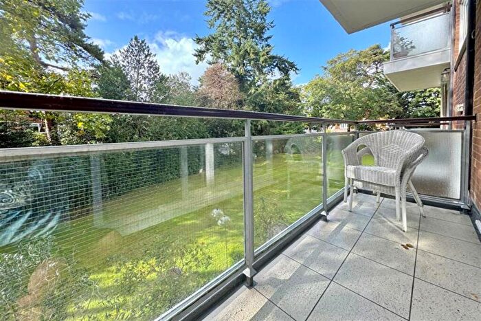 2 Bedroom Flat To Rent In Branksome Park, BH13