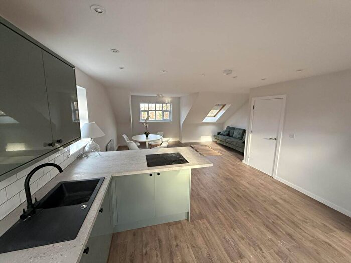 2 Bedroom Flat To Rent In Derby Road, Fallowfield, M14