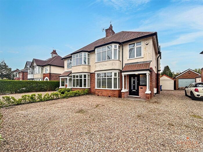 4 Bedroom Property For Sale In Kingston Road, Willerby, Hull, HU10