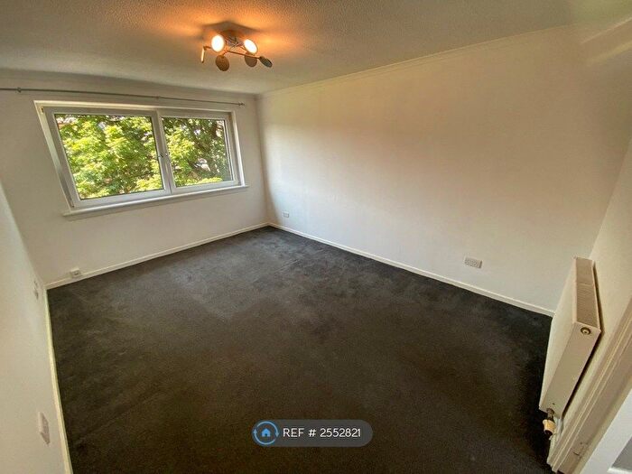 1 Bedroom Flat To Rent In Plantation Square, Glasgow, G51