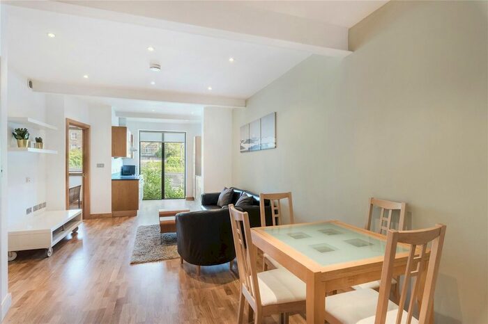 2 Bedroom Flat To Rent In Banister Road, London, W10