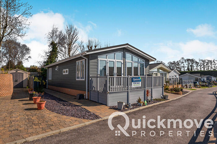 2 Bedroom Park Home For Sale In Wickham, Hampshire, PO17