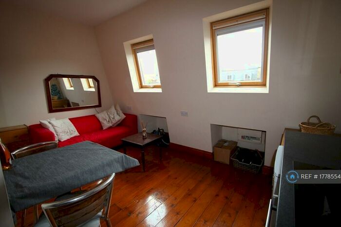 1 Bedroom Flat To Rent In Parkway, London, NW1