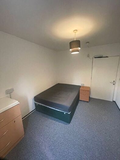 12 Bedroom Detached House To Rent In Kendrick Road, Reading, RG1