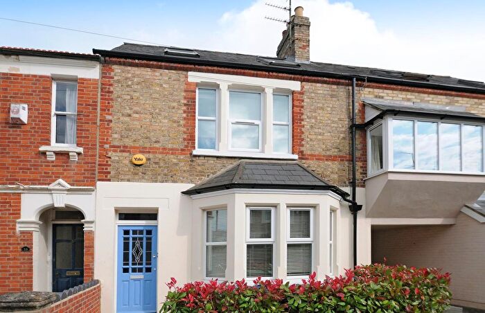 2 Bedroom Flat To Rent In Bartlemas Road, East Oxford, OX4