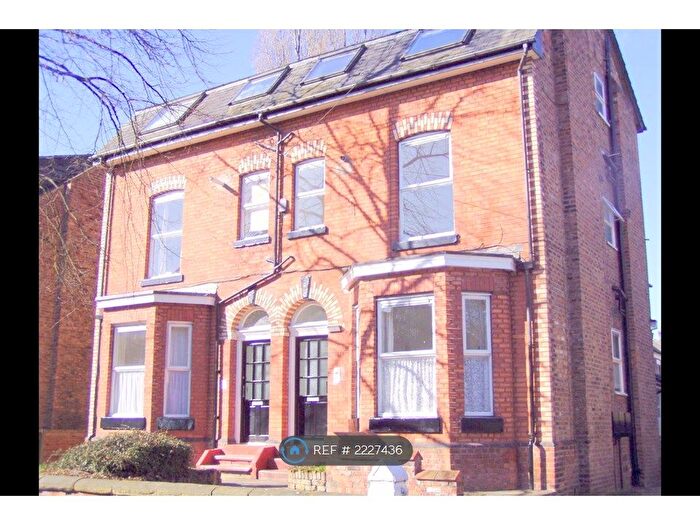 2 Bedroom Flat To Rent In West Didsbury, Manchester, M20
