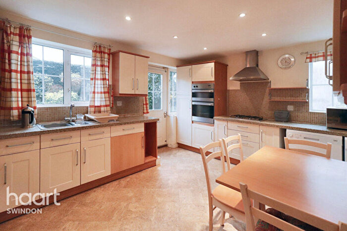 4 Bedroom Detached House To Rent In Greenwich Close, Swindon, SN25