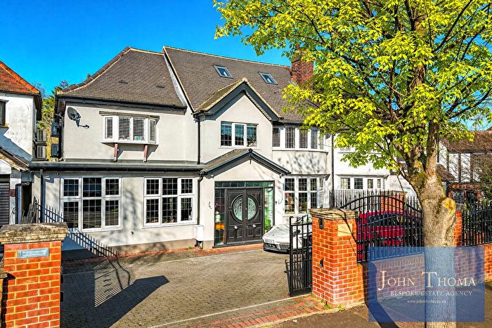 5 Bedroom Semi Detached House For Sale In Grange Crescent, Chigwell, IG7