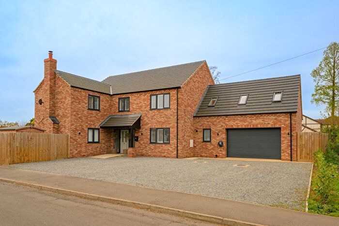 4 Bedroom Detached House For Sale In Quaker Lane, Wisbech, Cambs, PE13