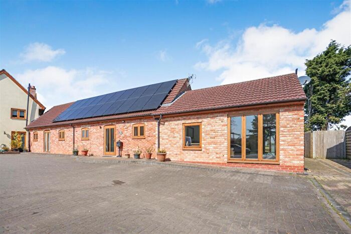 3 Bedroom Barn Conversion For Sale In Desford Lane, Peckleton, LE9