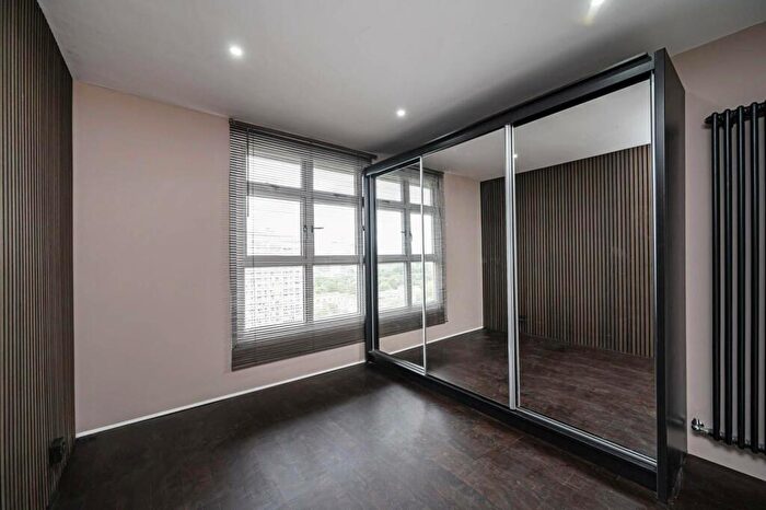 2 Bedroom Flat For Sale In Fern Street, Bow, London, E3