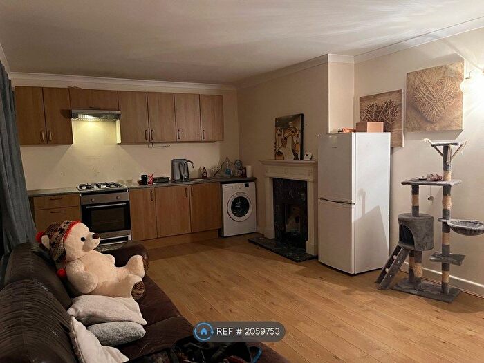 3 Bedroom Terraced House To Rent In Burrow Road, Chigwell, IG7