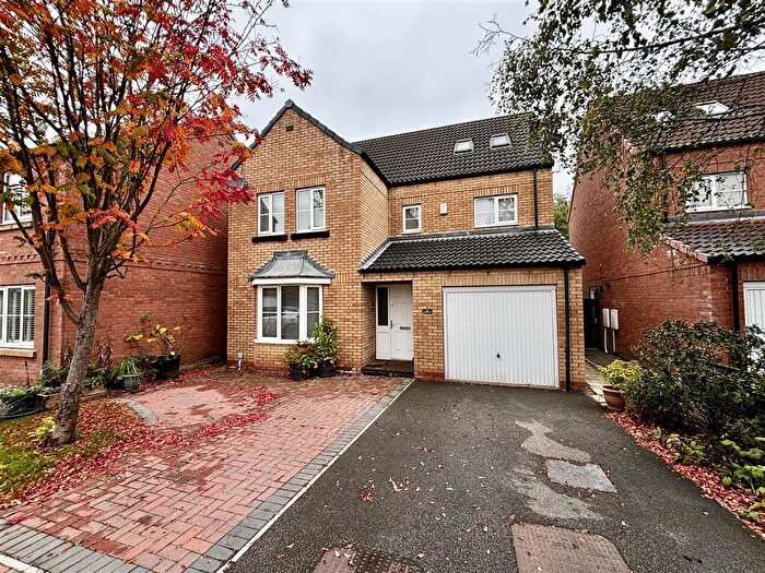 6 Bedroom Detached House For Sale In Heather Drive, Sherburn In Elmet, Leeds, LS25