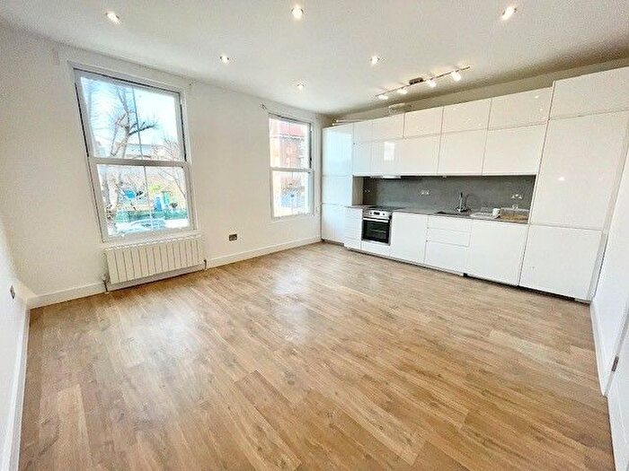 2 Bedroom Flat To Rent In Powell Road, London, E5