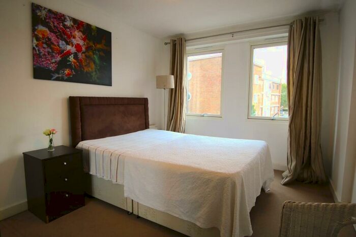 4 Bedroom Flat To Rent In West Arbour Street, London, E1