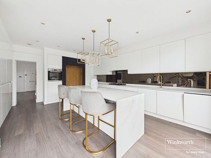 4 Bedroom Semi-Detached House For Sale In Crundale Avenue, Kingsbury, London, NW9