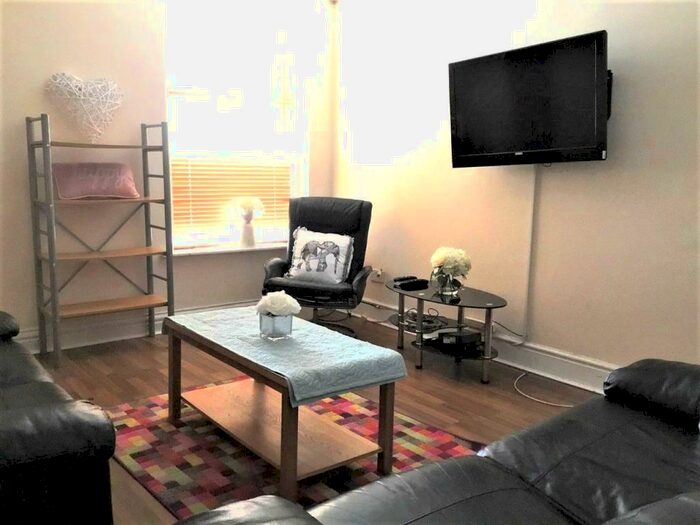 5 Bedroom Terraced House To Rent In Tiverton Road, Sellyoak, Birmingham, B29