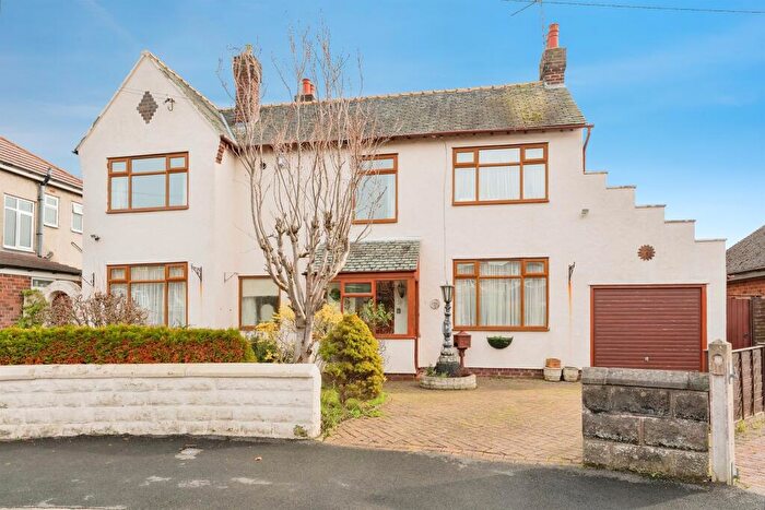 3 Bedroom Detached House For Sale In Brereton Avenue, Wirral, CH63