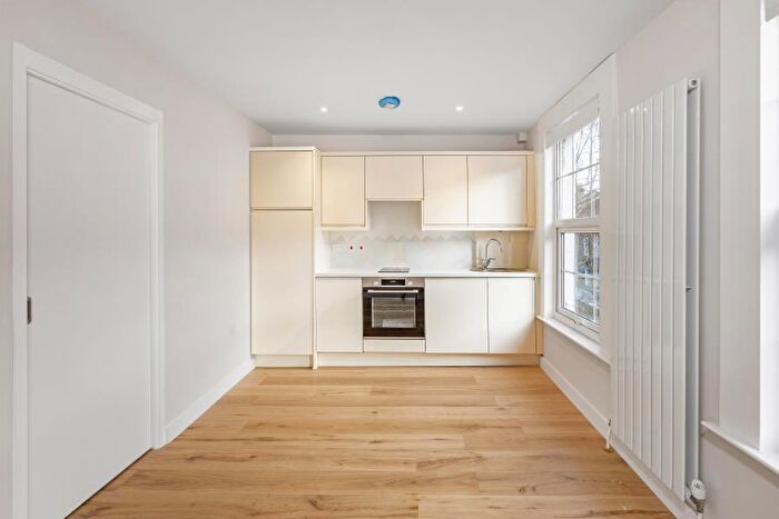 1 Bedroom Apartment To Rent In Rommany Road, SE27