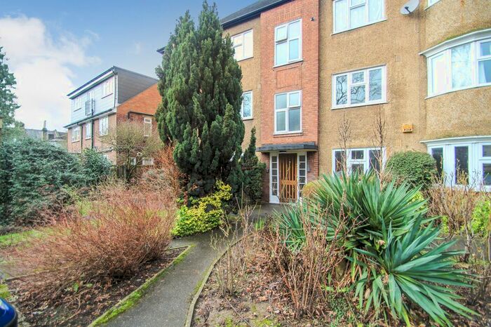 2 Bedroom Flat To Rent In Kingswood Road, London E11