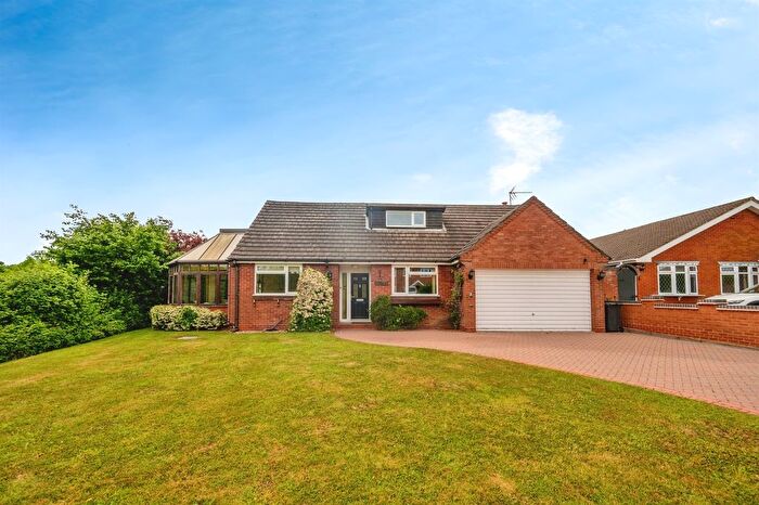 3 Bedroom Detached Bungalow For Sale In Pratts Lane, Mappleborough Green, Studley, B80